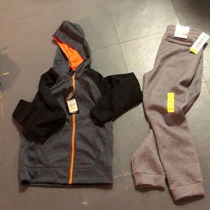 NWT Kids Heat jacket size 7-8 small jacket pants & 2 pairs of gloves